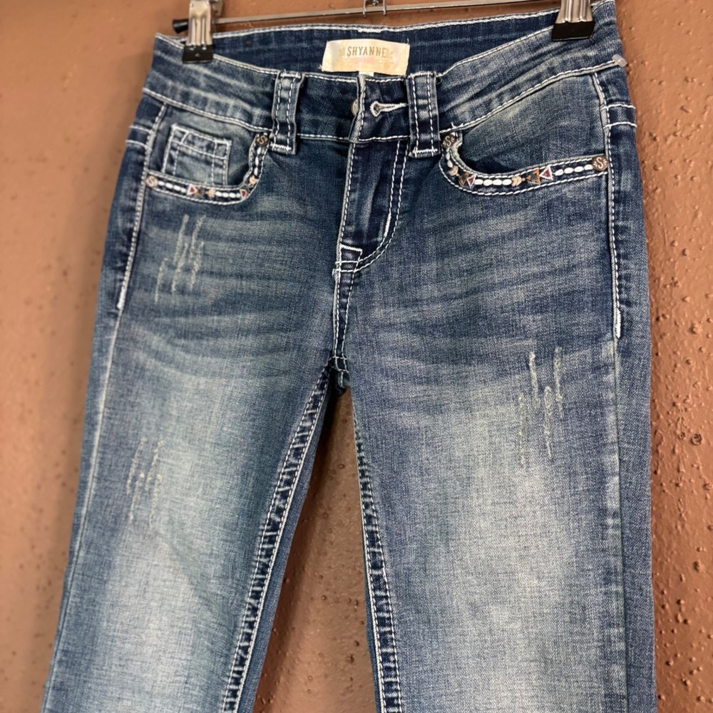 Shyanne Girls Medium Wash Bootcut Jeans Steer Skull Embroidered Pockets Size 8 - Picture 4 of 7